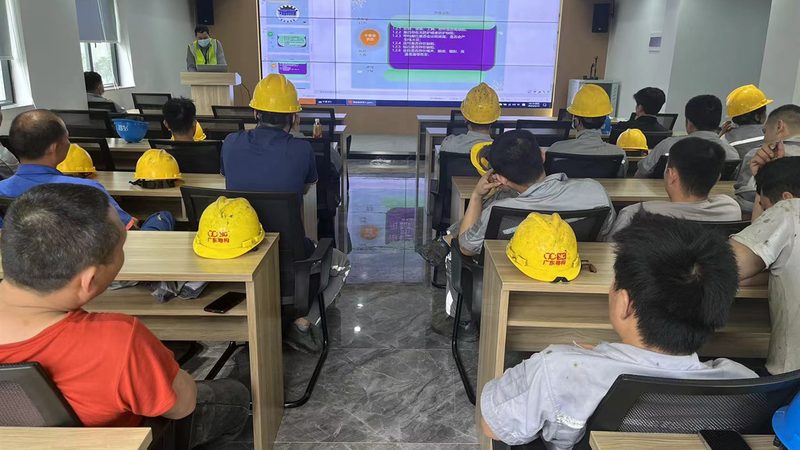 在报名前，首先需要准备以下材料：